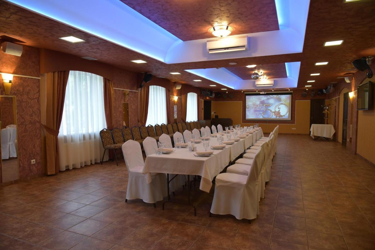 Hotel Lubenska Sloboda Olshanka エクステリア 写真